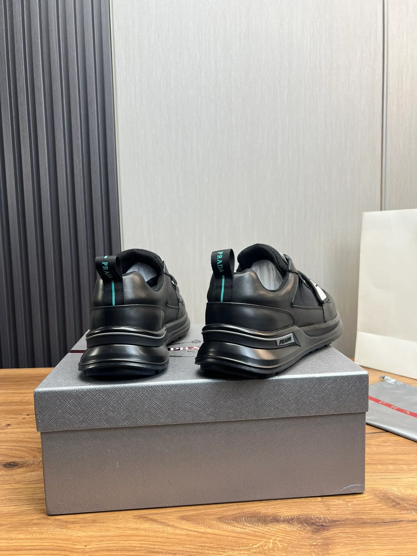 Men's shoes 💰620💰 [PRADA] Men's shoes are popular in the counter, official website is synchronized, high-quality shipments ✔️Original cowhide stitching mesh + cowhide lining, 1🆚1 replica, original original bottom, 38-45 (45 customized, non-refundable)